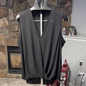 Frank Lyman Design Black Sleeveless Blouse